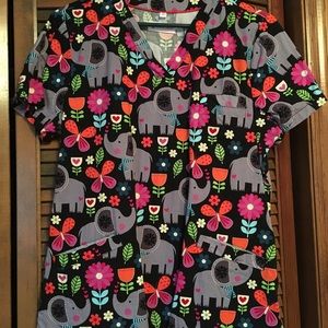 Ladies Scrub Top/Elephants